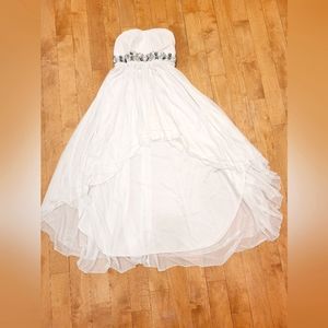 Beautiful strapless white dress with gems